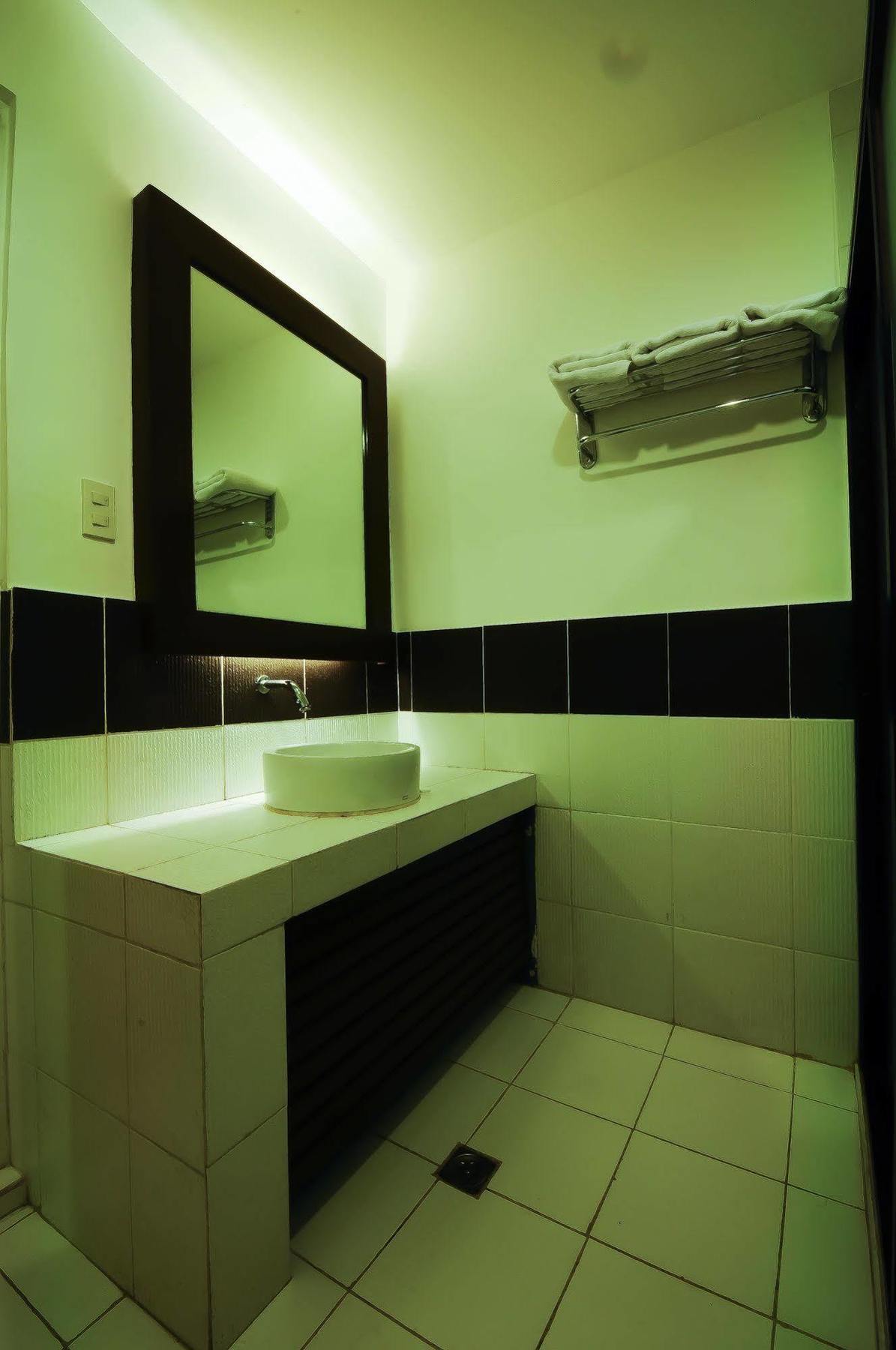 Ong Bun Pension House Илоило Экстерьер фото